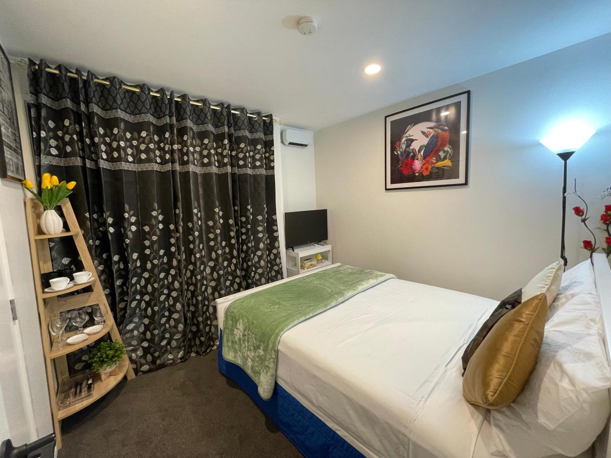 Auckland Cbd, Parnell Ensuite+Patio+Secluded Garage Exterior photo